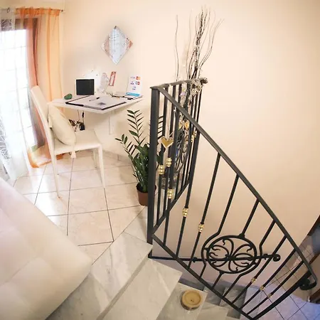 Luxury Domus شقة روما