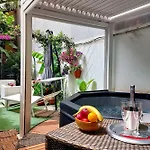 Luxury Domus Apartment