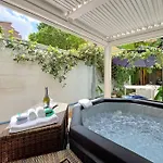 Luxury Domus *