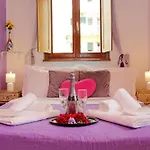 Luxury Domus Apartment *