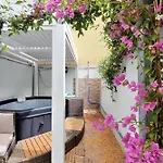 Luxury Domus Apartment *