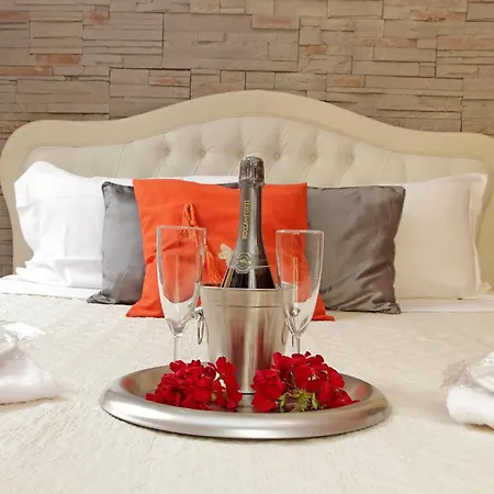 Διαμέρισμα Luxury Domus *